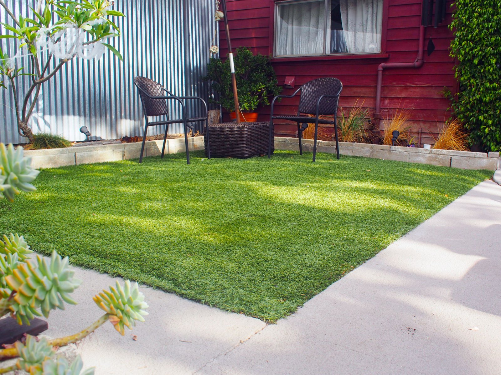 1478024508-artificial-lawn-after